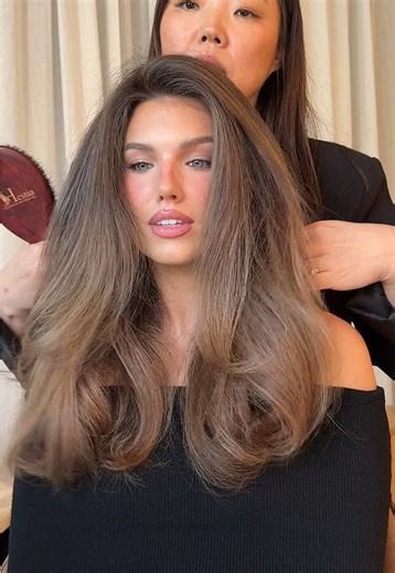 Cool-Toned Brunette Highlights: Everything You Need to Know