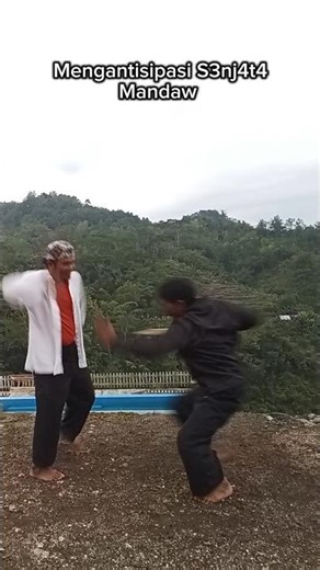How to overcome attacks from opponents using S4j4m. #pencaksilat #martialarts #Indonesianculture
