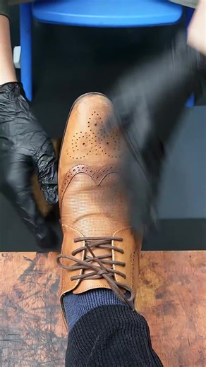 6 Years OLD Shoe getting AMAZING #shoepolish #asmr