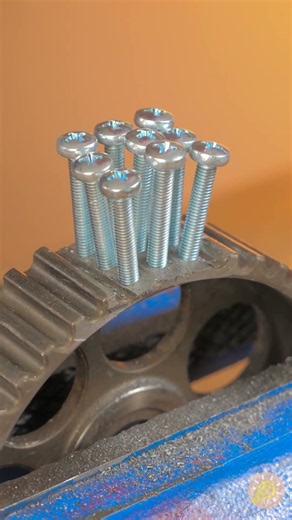 DIY-AUSRÜSTUNG REPARIEREN: EINFACHER ALS GEDACHT! ⚙️🤩