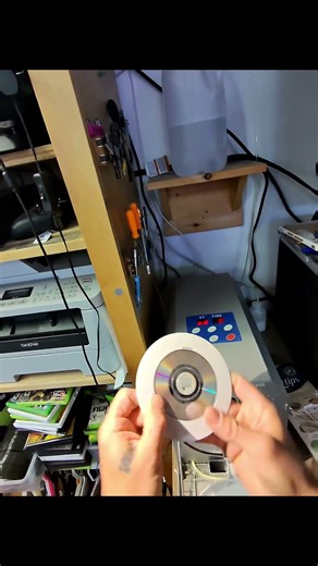 Repairing Gamecube Game #gamecube #repairing ￼