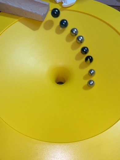 #marblerunrace #marblerun #asmr 緩やかな曲線のウェーブスロープとカラフルなビー玉を使いました。 #marblerun #marblerunrace