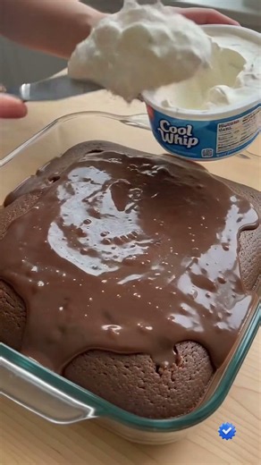 Easy Chocolate Poke Cake #easyrecipe #chocolate #cake #food