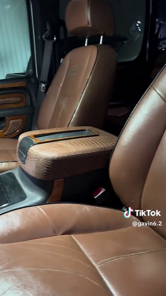 Gots to have the wood and gator 🪵🐊 #chevy#silverado#1500#6.2#ultimategfx#gfx#westernhauler#cowboycadillac