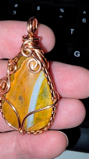 Madagascar River Agate These agates grounding stones that help promote creativity. Madagascar river agate will also leave you searching inside yourself reminding you to love yourself and show compassion. It reconnects you with Earth. With its grounding energy, it will allow you to see the negatives in the world or certain situations more clearly so you can make better daily choices. | Vang Yang