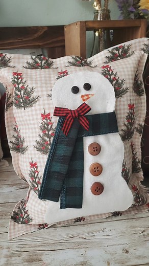 Good Morning & Happy Sunday Y'all ☃️ Here's a short video on my mini snowman pillow I made last Christmas! Cute & simple ❤️ I hope you have a wonderful day!! #christmasdiy #christmasdecor #snowmandecor #snowmancraft #diychristmasdecor #christmascrafts | Love Crafted Decor