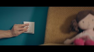 25K views · 1K reactions | De câte ori ne-am întâlnit cu pericolul am reușit să ne protejăm atât pe noi, cât și pe cei dragi. Acum acționăm la fel, cu grijă și responsabilitate. Cu toate soluțiile pe care le avem la îndemână. 識 Prin responsabilitate, grijă față de cei din jur și vaccinare, pandemia de COVID-19 va putea lua sfârșit. Om cu om #OprimPandemia | UNICEF Romania | Facebook