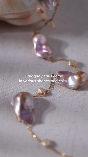 This Baroque pearl necklace is all about making a statement—without saying a word! ✨ Perfect for those days when you want to feel a little extra. Shop with us by clicking the link in our bio! #oliviapearljewelry #pearljewelry #pearlnecklace #philippinepearls #southseapearls #authenticpearls #keshipearls #UAEJewelry #DubaiJewelry #LuxuryJewelry