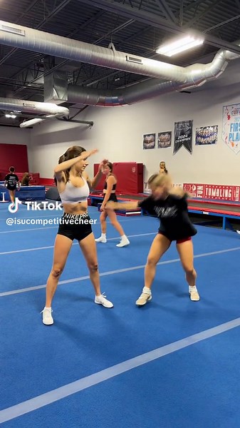 cheerleaders take on this trend #isucc#illinoisstate#competitivecheer#collegecheer#fyppp#upsidedown#cheerleader#flyers#fyppp#trend#cheer#whdb#compcheer#illinoisstateuniversity#isu#rollbirds#redbirds