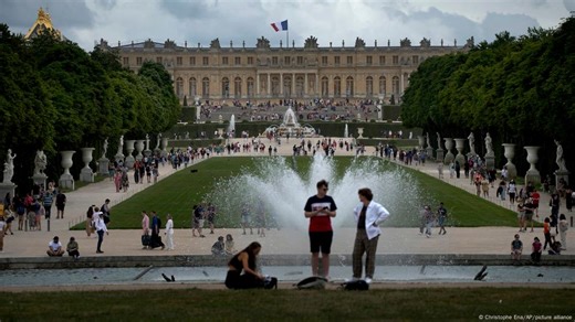 Versailles secrets: Toilets, mistresses and hidden labs