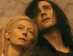 Primer tráiler de 'Only Lovers Left Alive' con los vampirescos Tom Hiddleston y Tilda Swinton