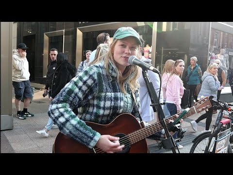 Vicka's Amp Fails at 1 minute 50 seconds but after another Busker helps she finishes Pink Pony Club
