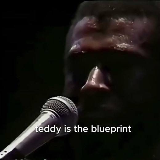 A reminder of the artist who shaped an entire era of R&B. 💛