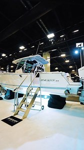 The Blackfin 332CC: Durable, Versatile, and Commanding! 🚤 Experience the award-winning innovation of the Blackfin 332CC, designed to make every fishing trip and boating adventure truly memorable. Equipped with top-of-the-line fishing amenities and modern conveniences, this boat is perfect for those who want the best of both worlds. 🎣 🔹 Key Features: 1️⃣ Tackle rigging station, insulated baitwells, and in-floor fish boxes 2️⃣ Integrated storage, custom seating, and dive/boarding door 3️⃣ Leani