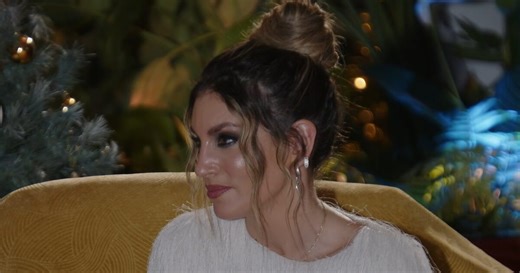 Αθηνά Οικονομάκου: Η δύσκολη περίοδος μετά την εγκυμοσύνη και η συνεπιμέλεια με τον Φίλιππο Μιχόπουλο