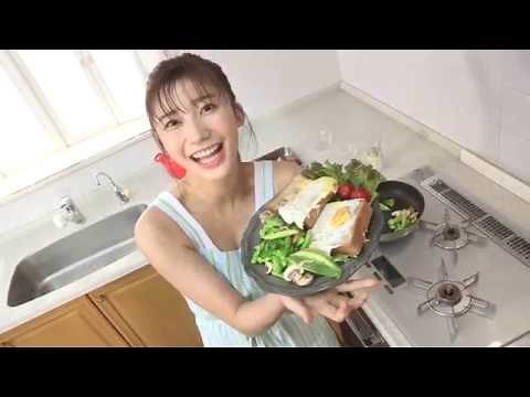 小倉優香デジタル写真集『ぐらぐら』発売！レシピ動画も公開♡