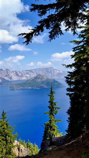 The deepest lake in the US, with the deepest blues: Crater Lake, OR | Lukekellytravels