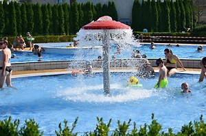 Pohodové koupaliště Majetín. Do rodinné oázy míří návštěvníci ze širokého okolí