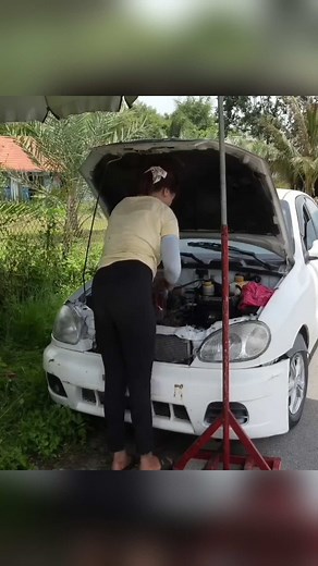 Girl Repairs and Restores Broken Burned Cars on the Road