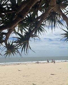 🌀 Tropical Cyclone Alfred: Noosa Update 🌀 Thursday 6 March, 6:00pm 💨 The community is being urged to continue final preparations, as we prepare for a coastal crossing of TC Alfred Friday night or early Saturday morning, most likely between Noosa and Coolangatta. ✅ The last of the sand has been delivered and there is still some stock at a few sites. Given the system's unpredictability, stay informed of its movements here: https://bit.ly/3SwQDJN 👏 Mayor Frank Wilkie has thanked the community a