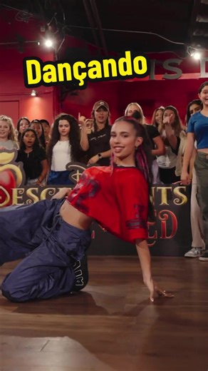 Dançando❤️🌹#descendants #descendants4 #descendantstheriseofred #kyliecantrall #vaiprofycaramba #vaiprofyinferno👺🔪 @Kylie Cantrall @Disney Descendants❤️🌹