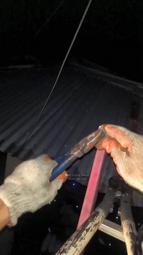 Buhay Lineman, How to retaped or repair service drop Lose connection watch this👌 #Lineman #linemanlife #maintenance #electricity #linemanwork #shortcircuit #lowvoltage #ClearingOperation #repair #safetyfirst #thankyouforwatchingmyreels | Mark Anthony Beltran