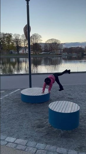 Girl Falls After Attempting Cartwheel - 1526411
