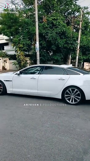 Explore the Luxurious Jaguar XJ - Experience Unmatched Elegance