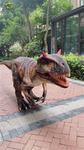 Animatronic Life Size Walking Yutyrannus Robot