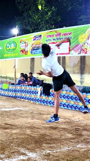 #outdoorbadminton #badmintonhighlights #badmintonlovers #badmintonindonesia #trickshots #shorts #bwf