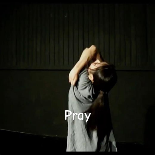 #pray #contemporarydance #choreography #dance #filming #solo #berlin #dancer #performance #振り付け