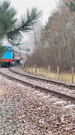 No1 “Lord Robert’s” Moves Slowly around a curve outside Kinneil!