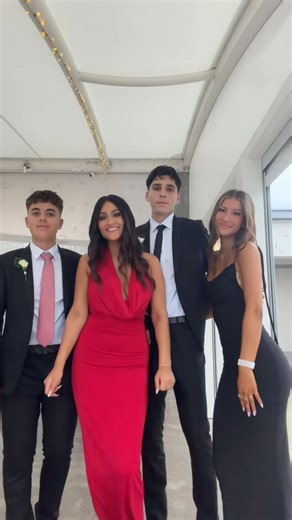 Glamorous Formal Transition Looks for Year 12