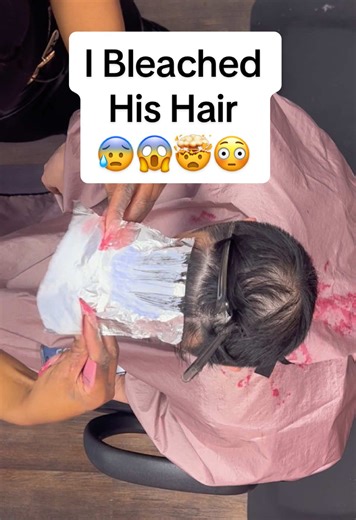 Hey, slayers🦄 In this video I #bleached my clients hair to give him highlights. This is the first time he’s ever had #haircolor . This was a cool experience. Tell me what you think in the comment section. 🦄💖😘🤭