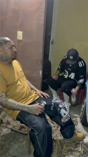 los cholos de tu barrio pisteando tranki 🤣 #risa #humorcallejero #comedia #cholos #paratodoelmundo