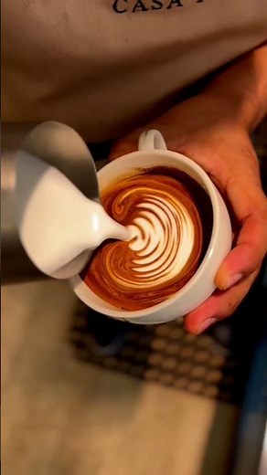 Winged tulips 🌷 ever #latteart #coffeelatteart #espressoyourself #tutorial