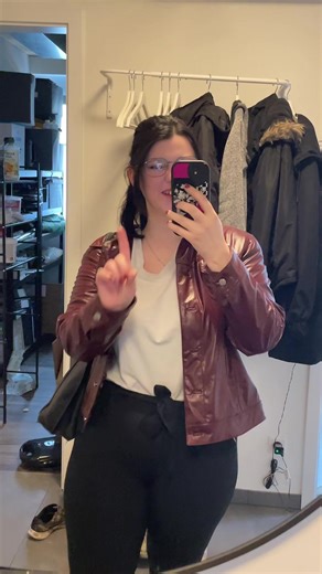 Jasmin treffinger (@ohnesiekeinich_2019)’s videos with Ich hab genug - Florentina