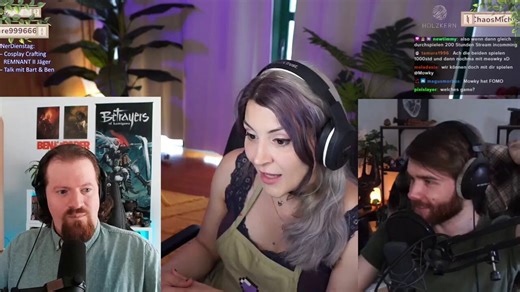 Fassen wir zusammen:Clip vom 1. August 2023 Mowky wirft einen Stuhl um - vor Freude - weil man Wochenende zusammen zockt. (Clip)3. August 2023; Anni schreibt dann Mowky das (screenshot 1 aus @jayriddle77 s Video) und an Mister X das (screenshot 2):Seltsame Freude, oder?