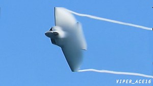 Watch the F-22 do a vertical climb