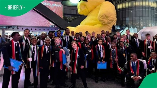 Drakensberg Boys Choir sings at airport, melts hearts: "Proudly South African"