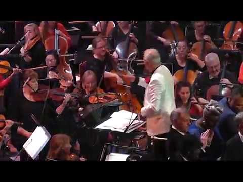 Noels Prom Praise Finale