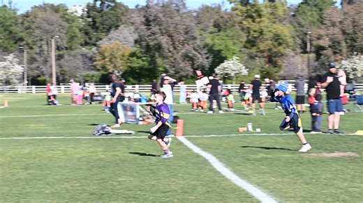 GIANNI GETS TO THE OUTSIDE AND BREAKS FREE FOR THE 7-9 VIKINGS TOUCHDOWN. | Way2Go! Sports