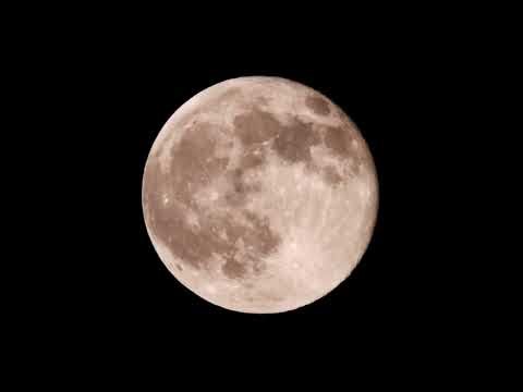 The Supermoon Nobody Expected — Airplanes, Moon Illusions & 14% Larger Appearance