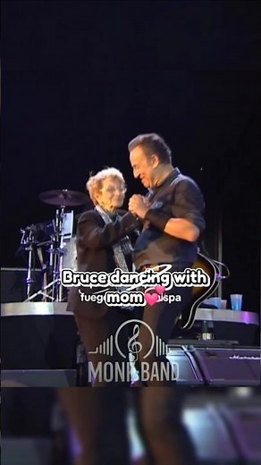 Bruce Springsteen & Mom 💞 #brucespringsteen #springteen #monkband