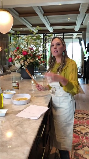 Cooking with Giada De Laurentiis ft. Kendra Scott | Kitchen Surprise!