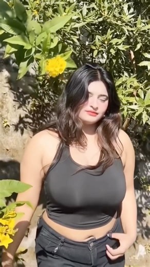 Baaniii🎀 on Instagram: "Hum right bole se 🥷🏻re Hue jaise bhi halat⚜️"