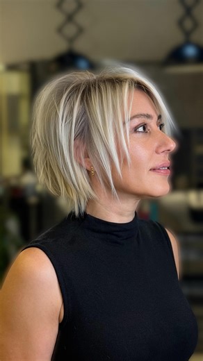 Saça Umut on Instagram: "#Hayatamesajver #herkadınınbirhikayesiolmalı #saça every woman should have a story #sacaumut #hair #cut #shorthair #cutting #bodrum #bobcut #lobcut #longhair #trend #fashion #moda #sanat #bride #istanbul #ataşehir #palladıumtower #adana #kısasaç #uzunsaç #balyaj #saçmodelleri #blondehair #sarısaç #saçakuaför #kentplus #pixiehair"