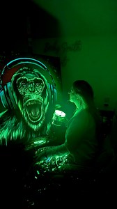 Spicing it up with a bit of glow in the dark paint and UV reactive paint 🤩 How insane to the eyes look! Loving the wrinkles in the glow paint 🔥 Glow @space.beams #artist #glowpaint #glowinthedarkart #glowinthedarkpaint #uvreactive #uvreactiveart #uniqueart #monkeypainting #animalart #wildlifeartist | Becky Smith Art