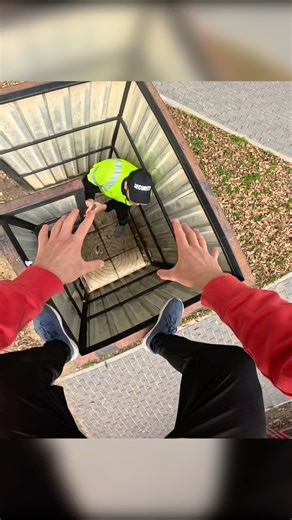Escaping angry security #security #escaping #parkour