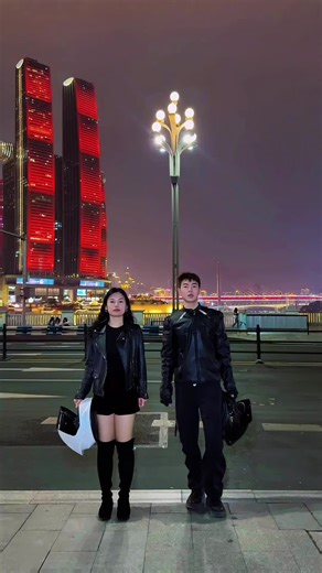 Hello welcome you’ve landed on the official Chongqing motorbike account! 🇨🇳 We have prepared an ALL YOU NEED guide (includes where to stay from budget to luxury, best food based on local recommendations, hotspots, private tours contacts and activities you can do here in Chongqing. DM us the word “GUIDE” and we will send it to you 😊 Our cafe is now opened! Feel free to visit us and dm us to let us know when you come so we can take photos together 😊 📍 季先生果礼 重庆市南岸区龙门浩上新街168-173-175第一层(自编一号) 10